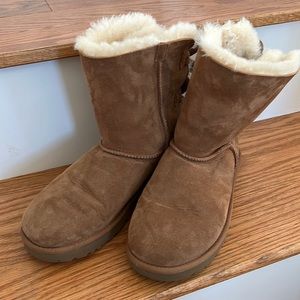 Ugg Bailey bow corduroy boots excellent condition